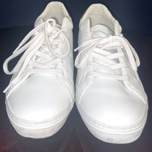 Basic White tennis shoes.